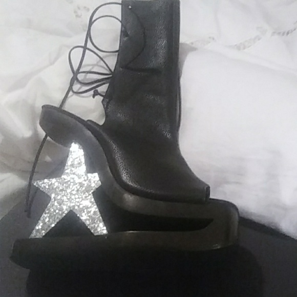 Shoes - Picture 5 of 5